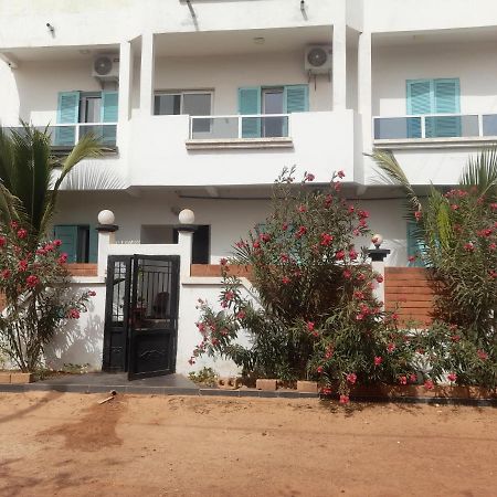 Résidence Marie France MENDY Toubab Dialaw Exterior foto