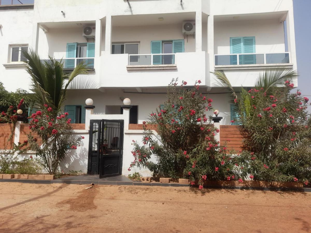 Résidence Marie France MENDY Toubab Dialaw Exterior foto